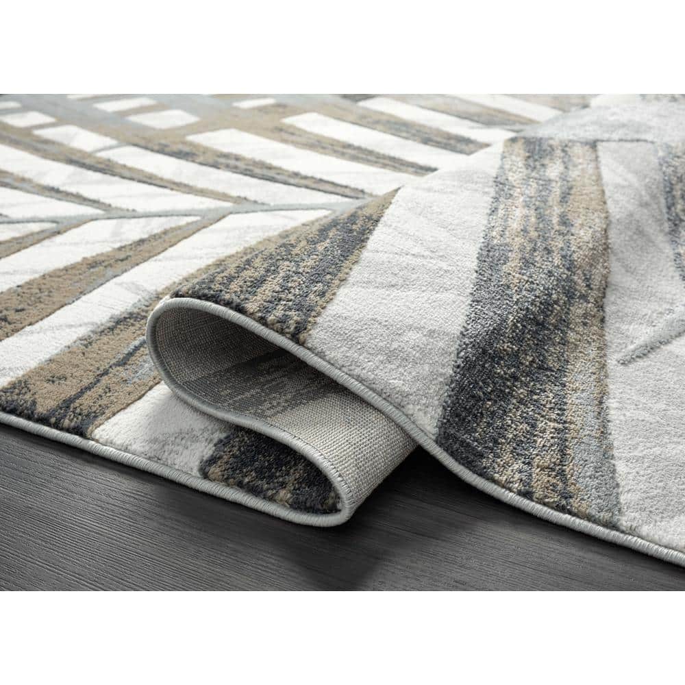 Gray and Brown Floral Palm Leaves Synthetic Area Rug, 5'3" x 7'6"