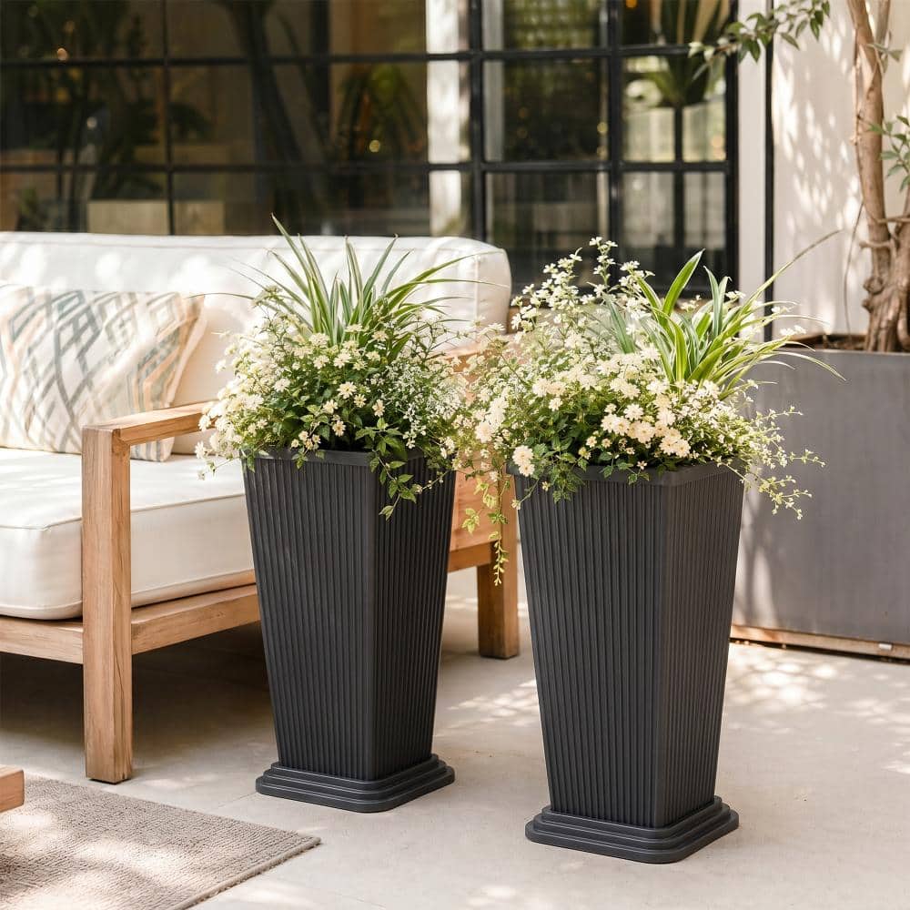Lirago 23.6 in. Black Weather Resistant Outdoor Planter Box (Set of 2 ...