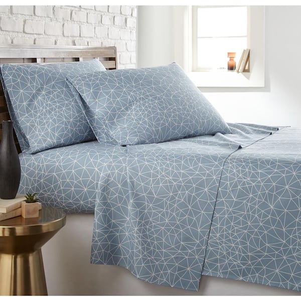 Southshore Fine Linens Geometric Maze 4-Piece White Maze on Blue Microfiber Full Sheet Set