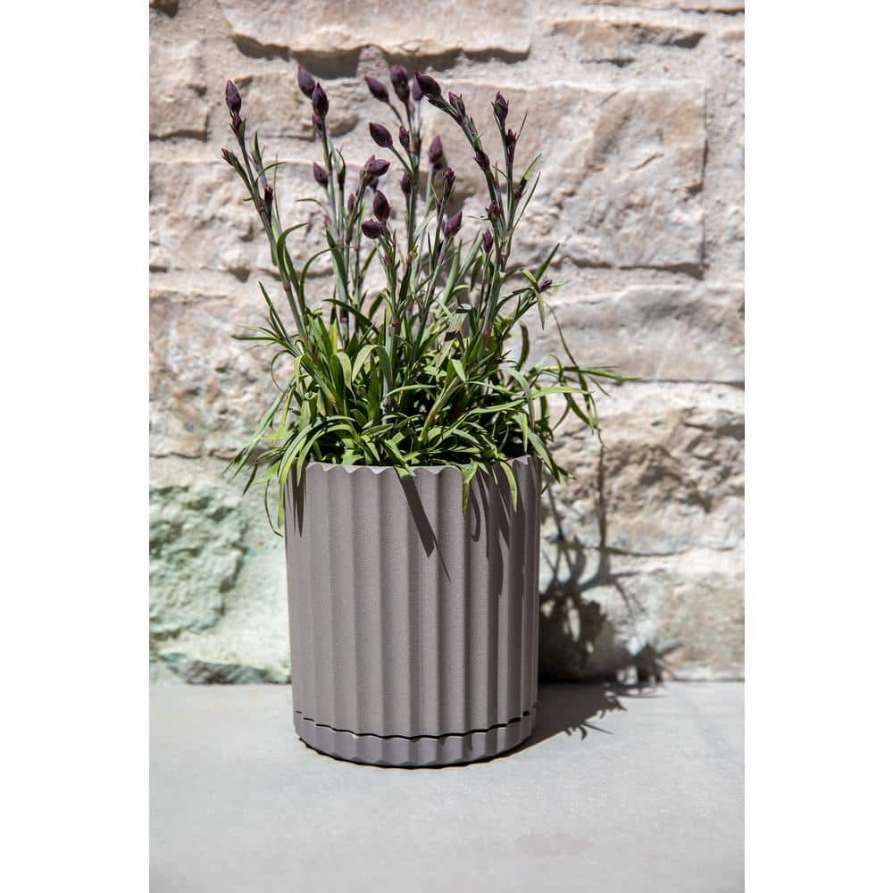 Demi 6" Gray Plastic-Stone Round Planter