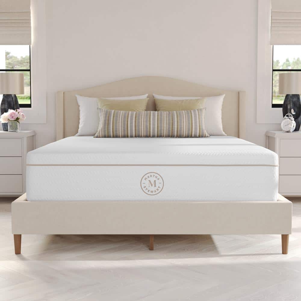 Queen White Gel Memory Foam Mattress with Quilted Jacquard Cover