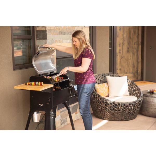 WIFI Woodwind Pellet Grill & Smoker WIFI & Bluetooth Connectivity Camp Chef 20 in