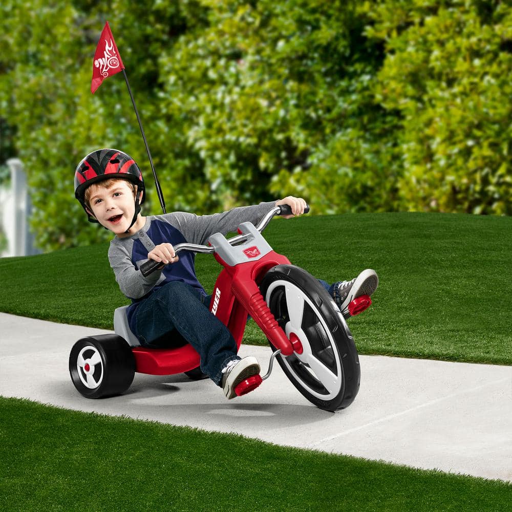https://images.thdstatic.com/productImages/3a02542b-8a10-457f-ba14-bdd95e4e9568/svn/red-radio-flyer-kid-cars-479wz-1d_1000.jpg