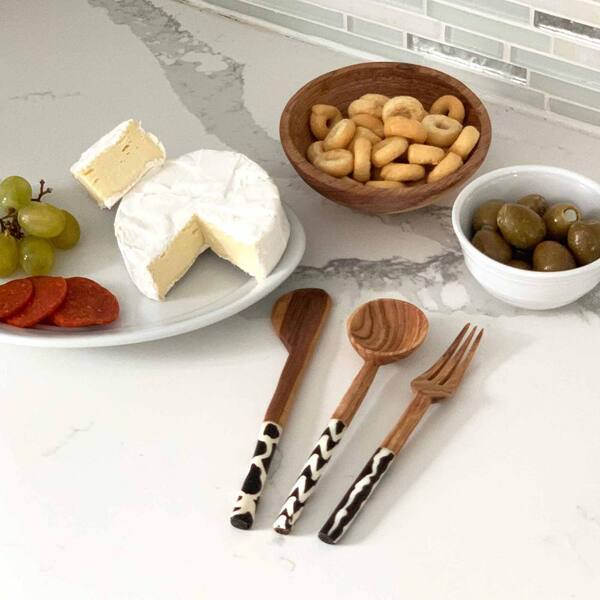 Stainless Oval Art Spatula Spreader with Wood Handle