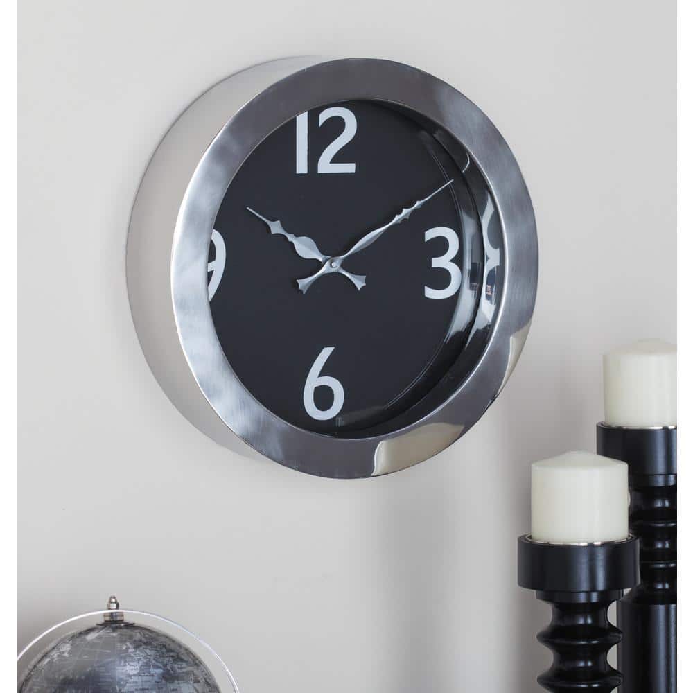 Decmode Contemporary 12 Inch Stainless Steel Round Wall Clock