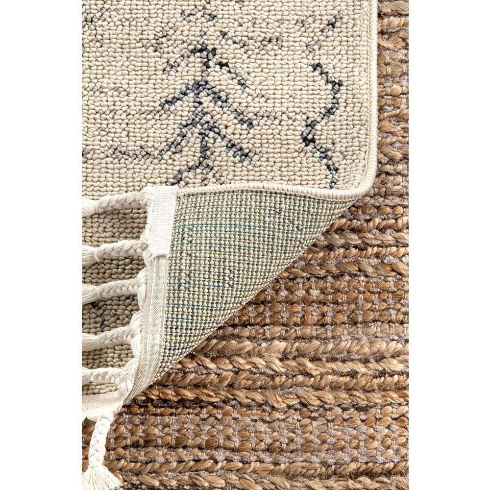 Ivory Geometric Braided 4' x 6' Easy-Care Polypropylene Rug