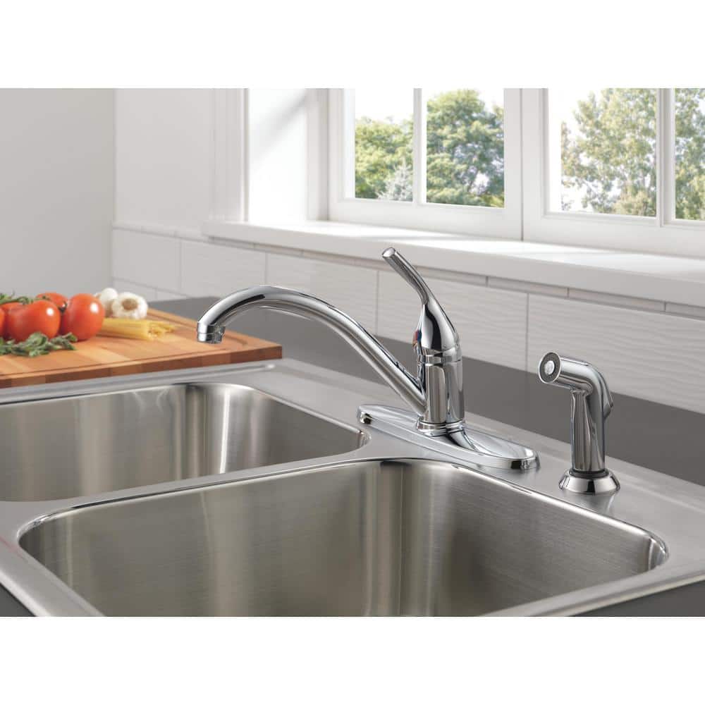 Chrome Single Handle Kitchen Faucet with Pull-out Spray