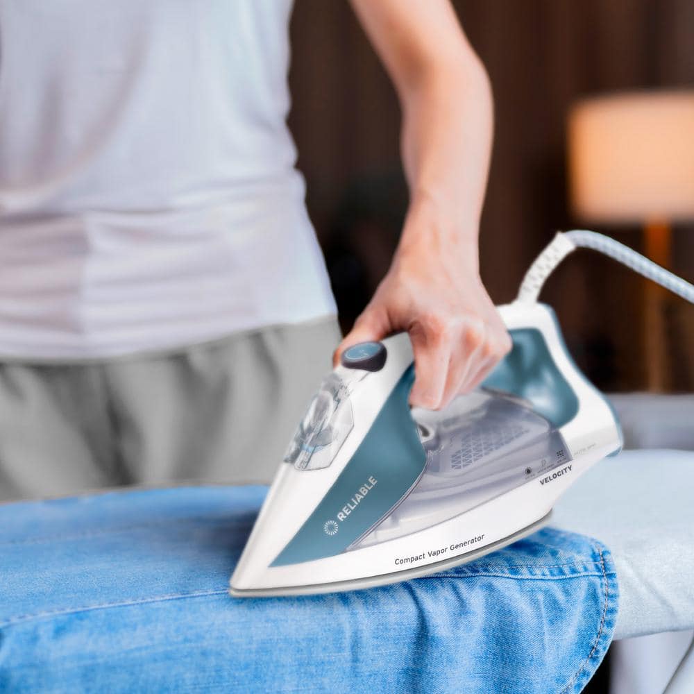 Velocity 180IR Compact Ceramic Soleplate Steam Iron