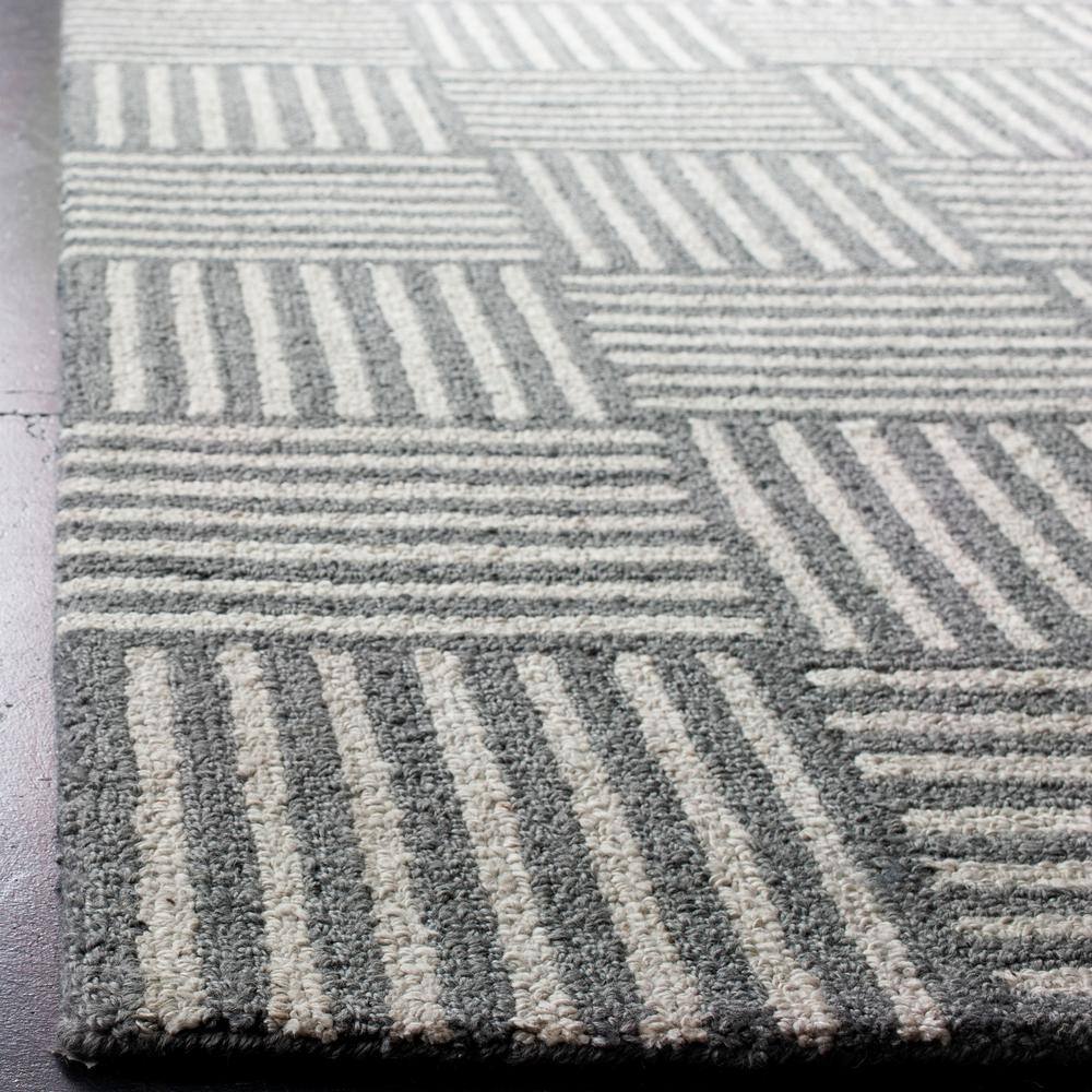 Abstract Tufted Wool-Blend Round Area Rug in Multicolor, 59"