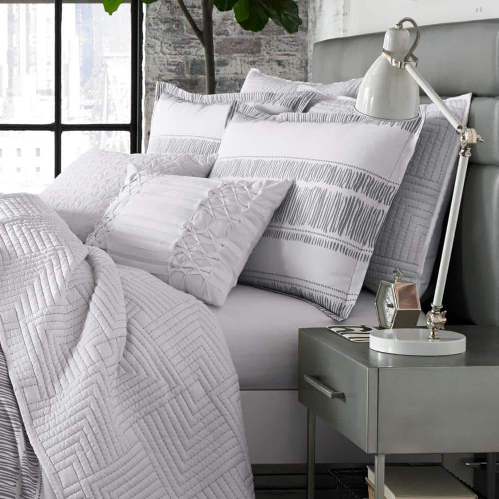 Ziggy Full/Queen White and Gray Cotton Reversible Comforter Set