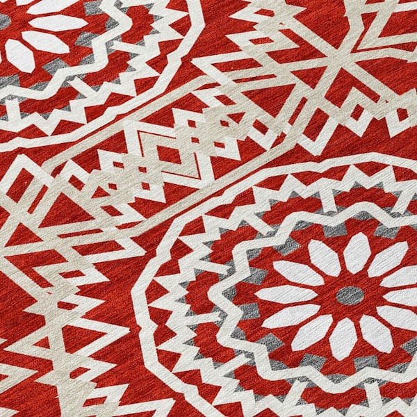Red, Beige, Ivory 8 ft. Round Woven Floral, Medallion Polyester Round Indoor/Outdoor Area Rug