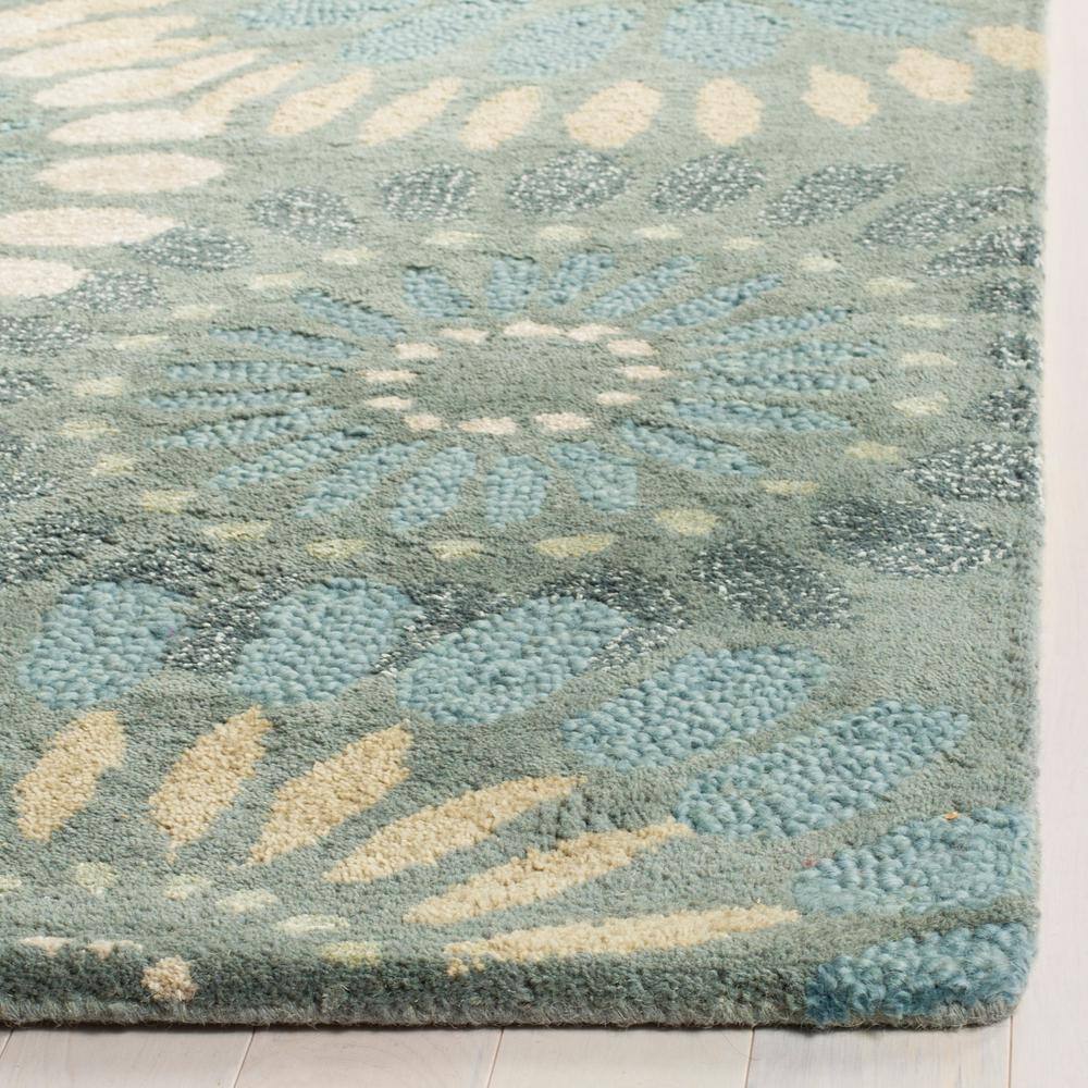 Blossom Bliss Hand-Tufted Blue Floral Wool Rug - 2' x 3'