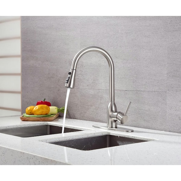 Single-Handle Pull-Down Sprayer Kitchen Faucet in Brushed Nickel