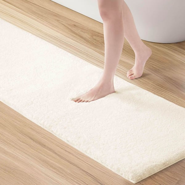 Marshmallow Ivory 20 in. x 24 in. Contour Bath Mat