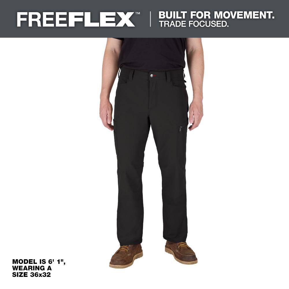 Milwaukee Men's 36 in. x 32 in. Black FREEFLEX Tech Work