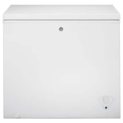 Garage Ready 7.0 cu. Ft. Manual Defrost Chest Freezer in White