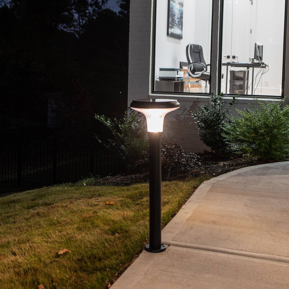 Black Cast Aluminum LED Solar Pathway Light with Dusk to Dawn