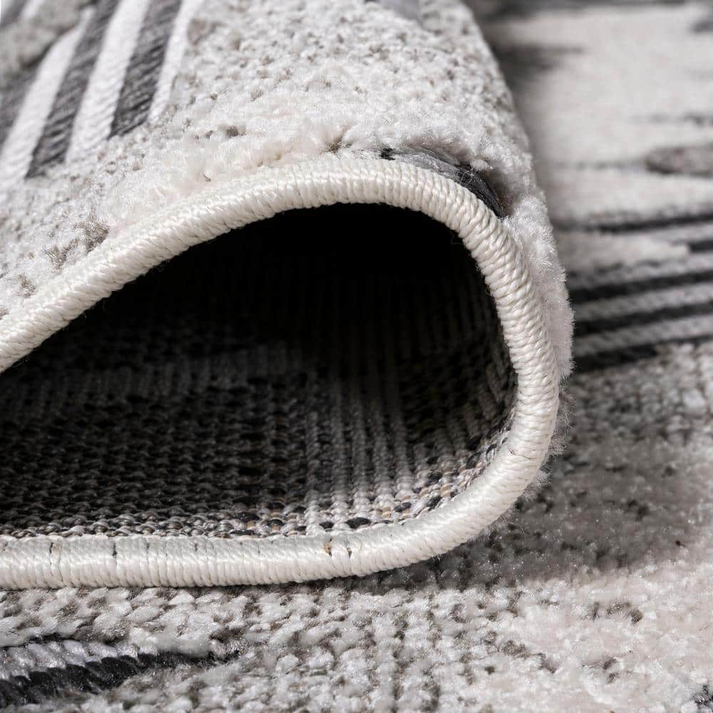 Reversible Geometric Gray Synthetic 8' x 10' Area Rug