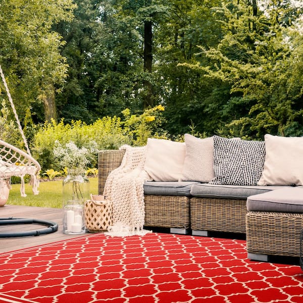 Black & Bone Plaid Outdoor Rug - Safavieh.com  Outdoor rugs, Outdoor rugs  patio, Front porch decorating