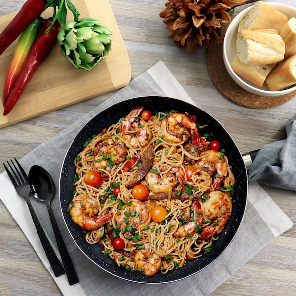 Luneta 12 in. Aluminum Nonstick Frying Pan With Bakelite Handle in Black