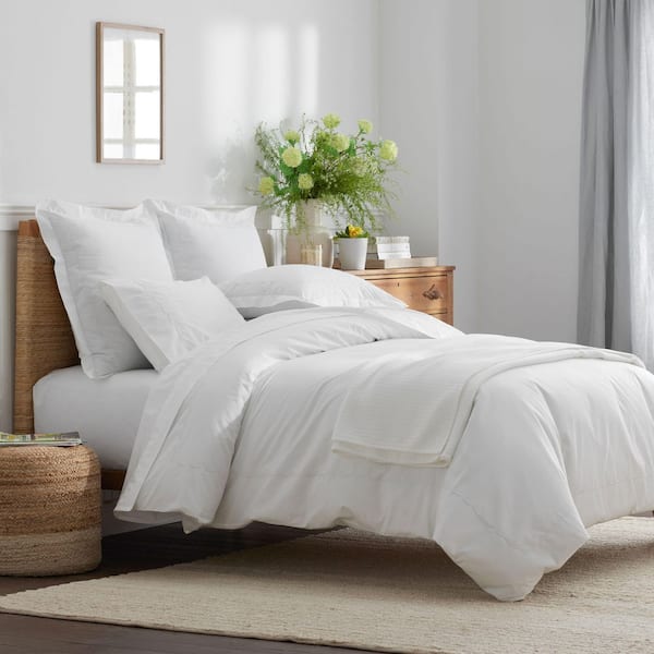 Company Cotton Scallop White Cotton Percale Standard Pillowcase (Set of 2)