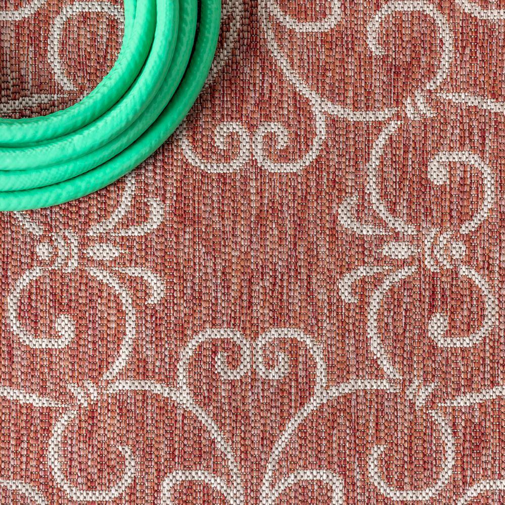 Charleston Red Beige Synthetic Round Reversible Area Rug