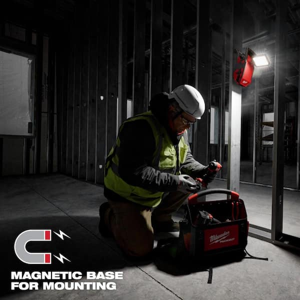 Milwaukee M18 18-Volt 2000 Lumens Lithium-Ion Cordless Rover LED