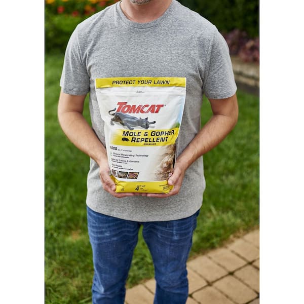 TOMCAT 4 lbs. Mole and Gopher Repellent Granules, Safe for Lawn