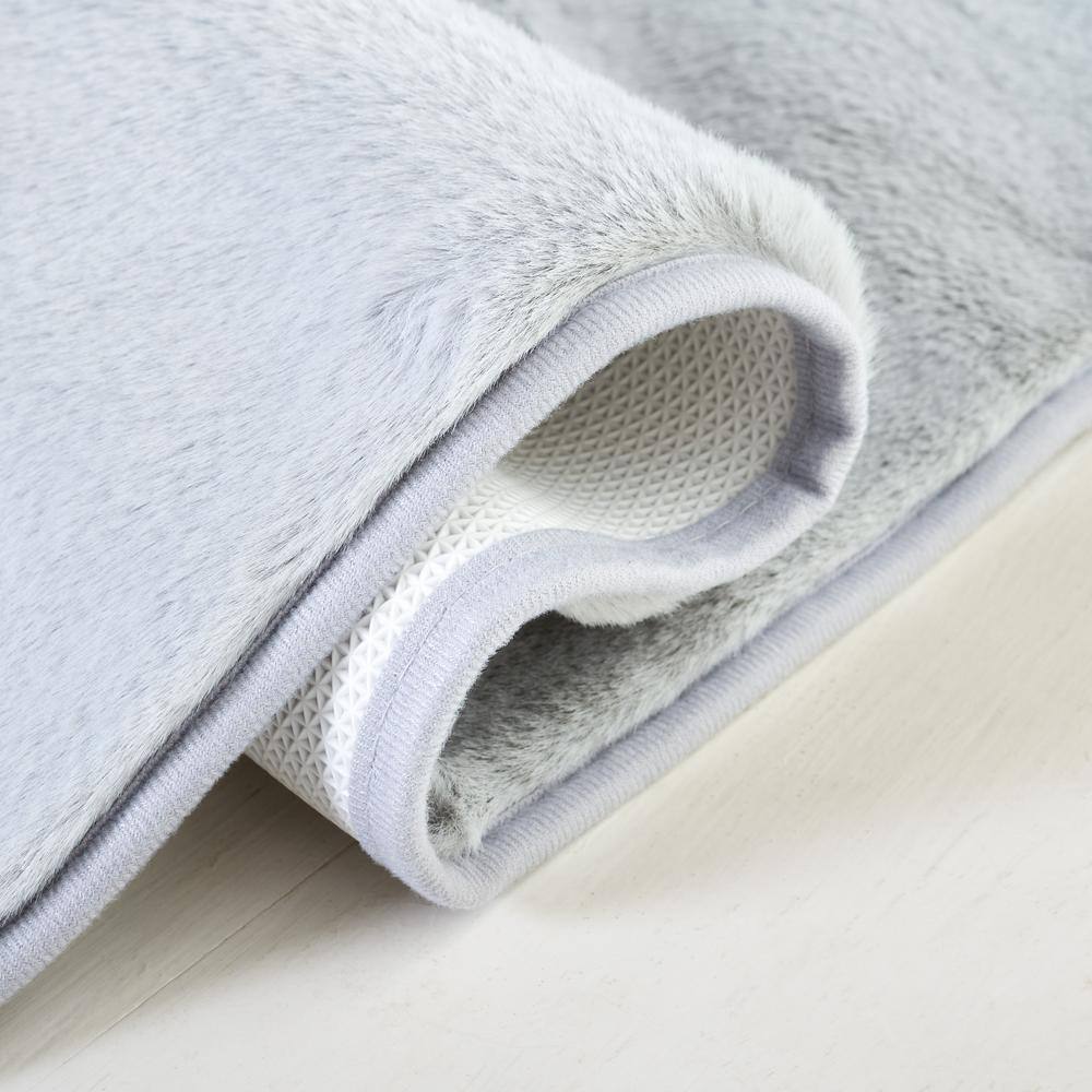Gray Faux Rabbit Fur 3' x 5' Washable Area Rug