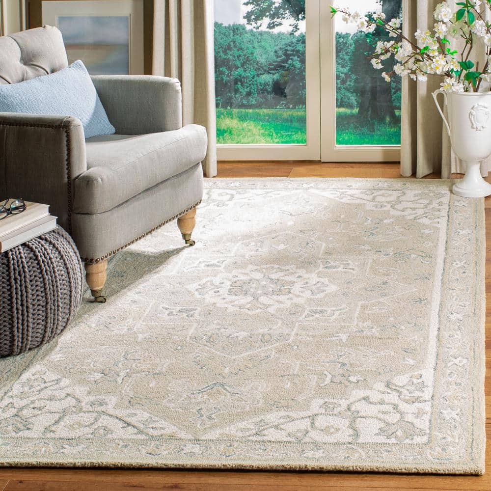 Light Grey and Ivory Handmade Wool 8' x 10' Tufted Rug