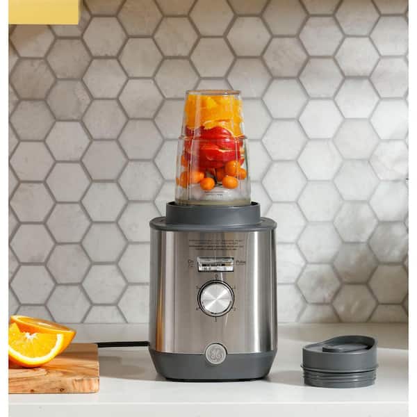 GE Blender | 5-Speed + Pulsing Option | Kitchen Essentials Blender for  Shakes, Smoothies & More | Large 64 oz Tritan Jar, 7-9 Servings per Batch 