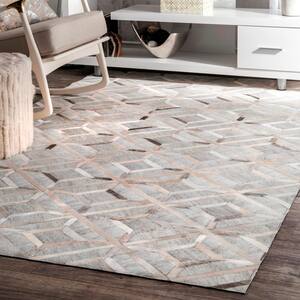 Chanda Cowhide Diamond Trellis Gray 4 ft. x 6 ft. Area Rug