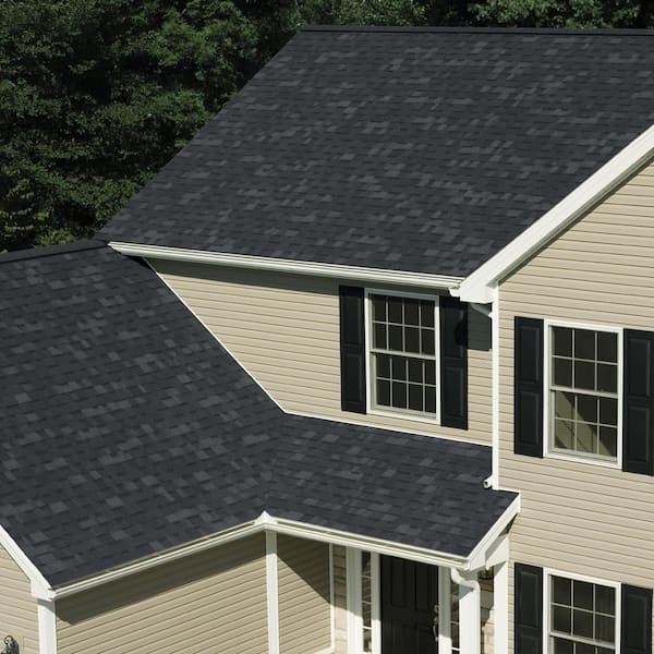 Owens Corning Oakridge Onyx Black Laminate Architectural Roofing Shingles 32 8 Sq Ft Per Bundle Hk01 The Home Depot