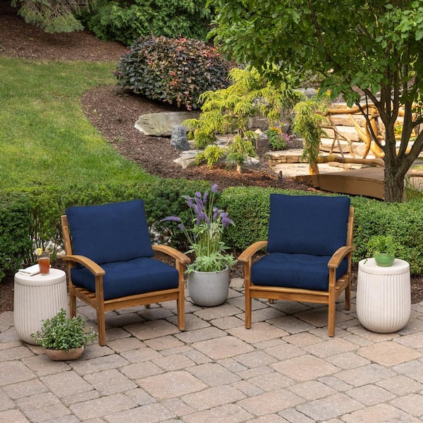 ARDEN 24 x 18 Outdoor Plush Modern Tufted Blowfill Deep