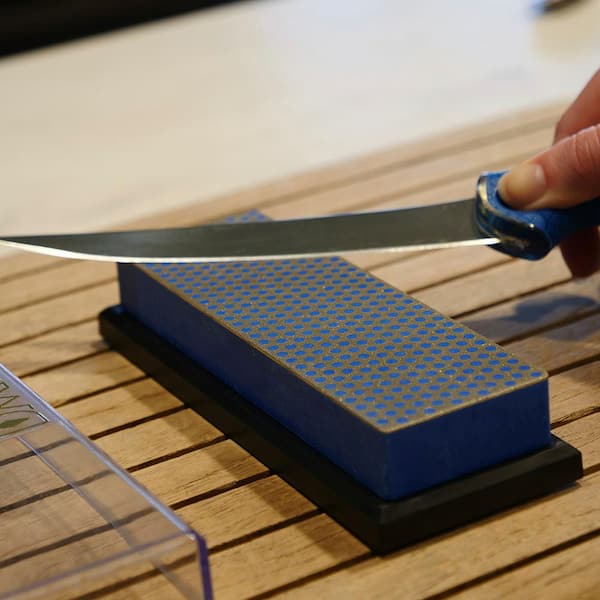 How to Use a Diamond Sharpening Stone - Sharpen Up