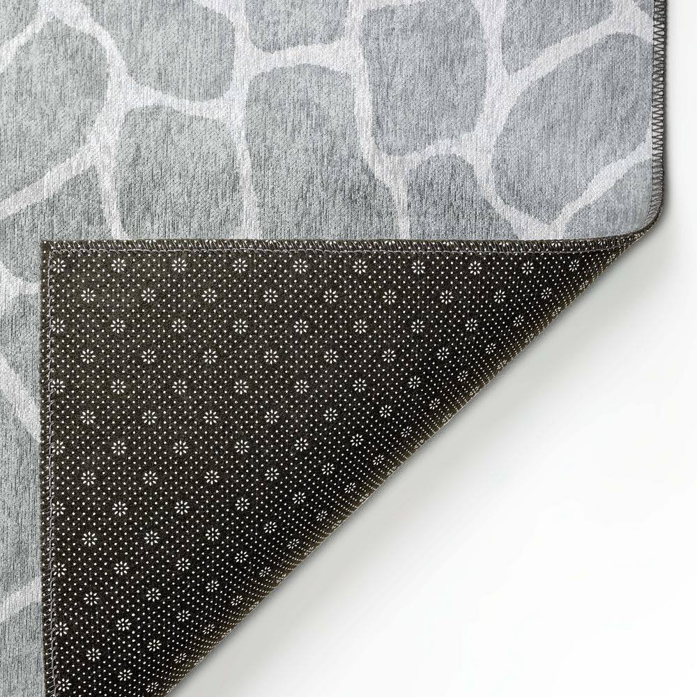 Gray Giraffe Print Flat Woven Chenille Area Rug 5' x 7'