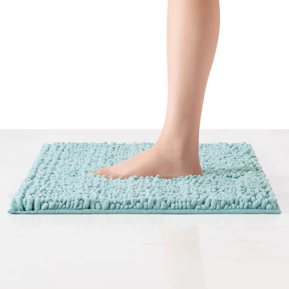 Aqua Chenille Non-Slip Polyester Bath Mat 20" x 34"