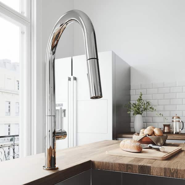 Greenwich Single Handle Pull-Down Sprayer Kitchen Faucet in Chrome