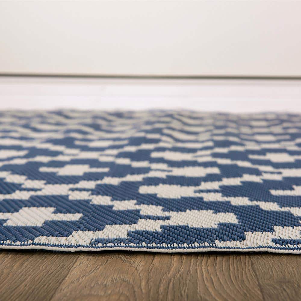 Navy and White Geometric Reversible Synthetic Rug 3' x 5'