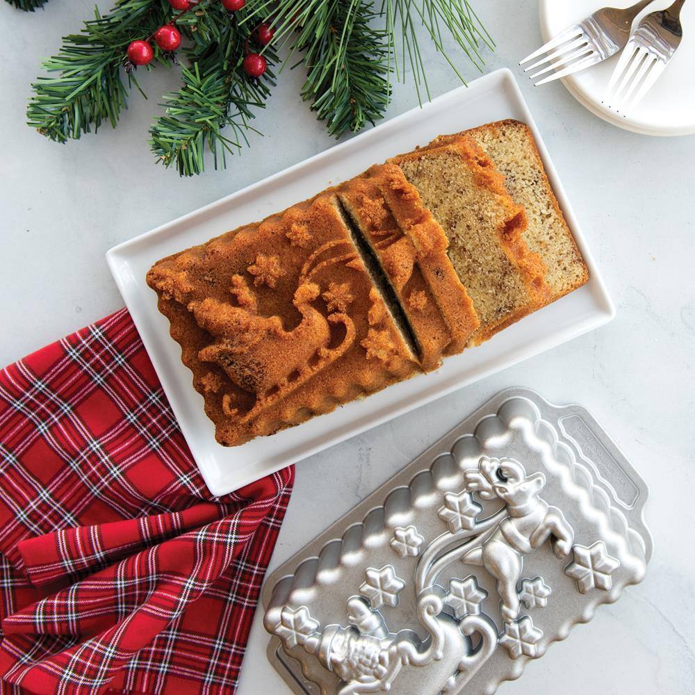 Santa's Sleigh Silver Aluminum Non-Stick Loaf Pan