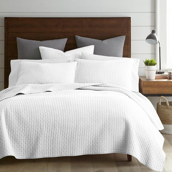 LEVTEX HOME Cross Stitch Bright White 3-Piece Solid Cotton Full/Queen Quilt Set