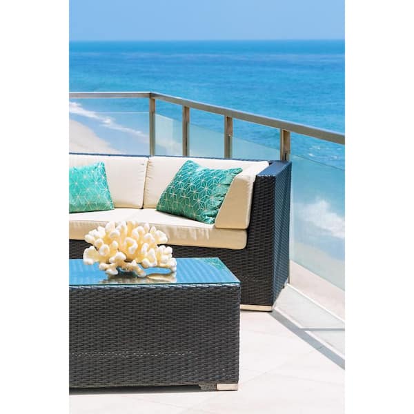 Wicker furniture with sunbrella outlet cushions