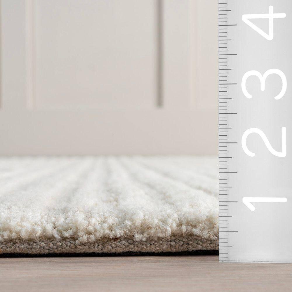 Ivory Handmade Wool Rectangular Tufted Area Rug, 4' x 6'