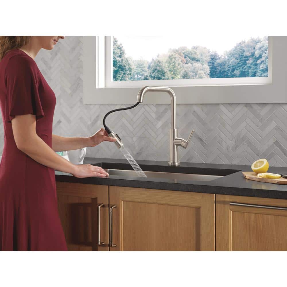 Stainless Steel Single Handle Pull-Down Kitchen Faucet