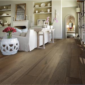 Richmond Earthen White Oak 9/16 in. T X 7.5 in. W Tongue and Groove Engineered Hardwood Flooring (31.09 sq.ft./case)