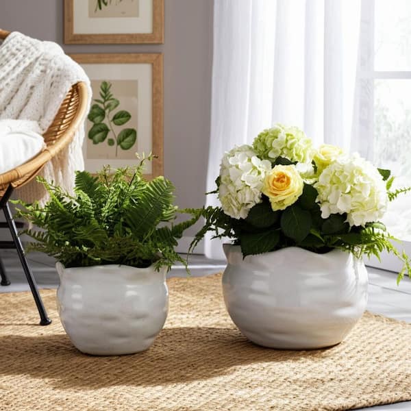 Liv & Skye 9 in. and 12 in. White Ceramic Round Wavy Edge