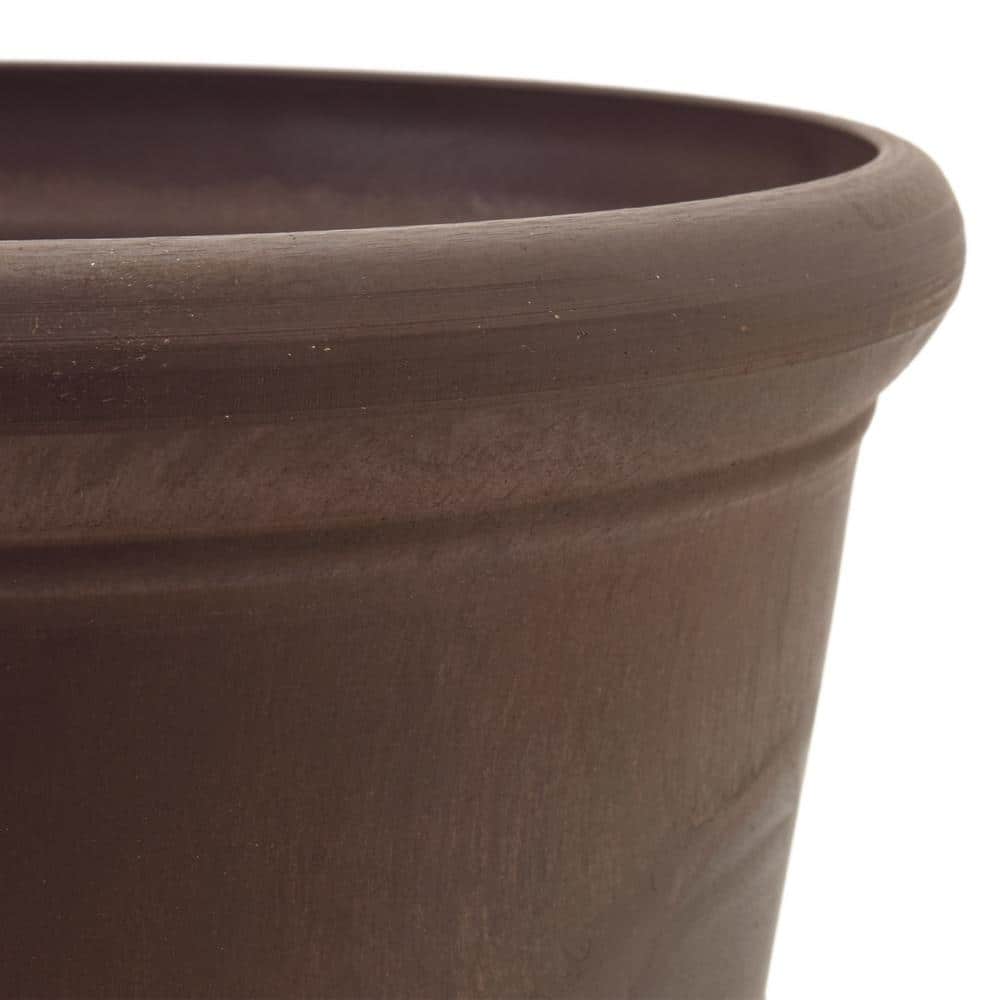 Medium Chocolate Recycled Plastic Indoor/Outdoor Planter