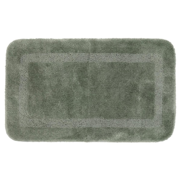 Facet Slip Resistant Plush Nylon Bath Rugs