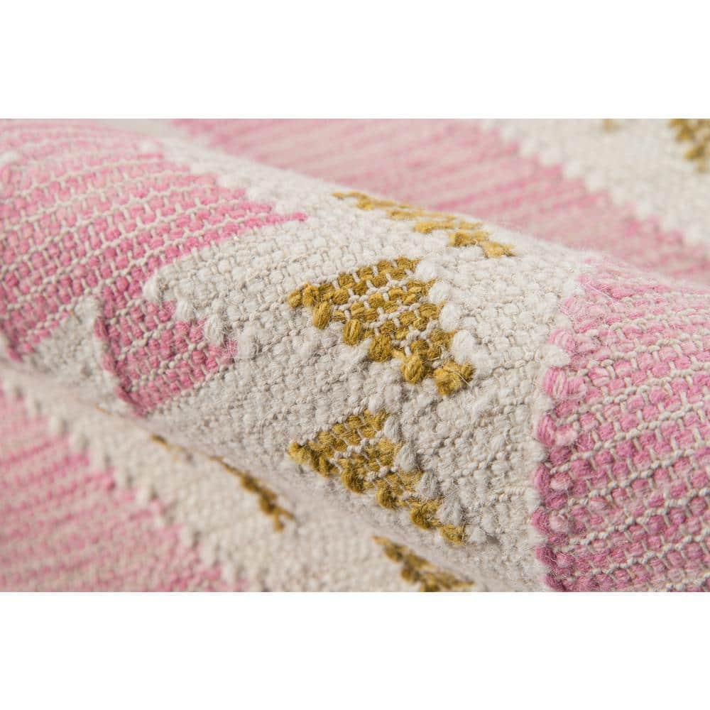 Handmade Pink Wool Geometric Tufted Rug 5' x 7'