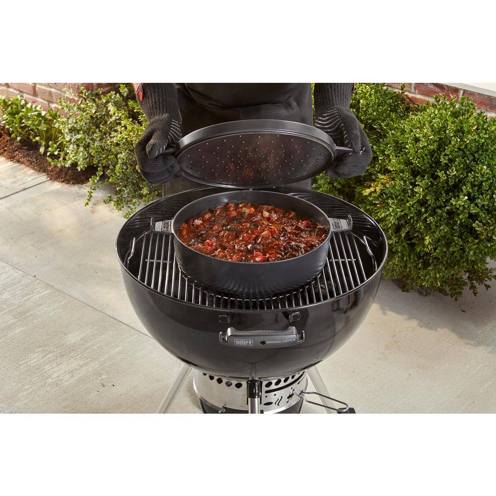 Black Enameled Cast Iron 7.25 Qt Dutch Oven with Lid